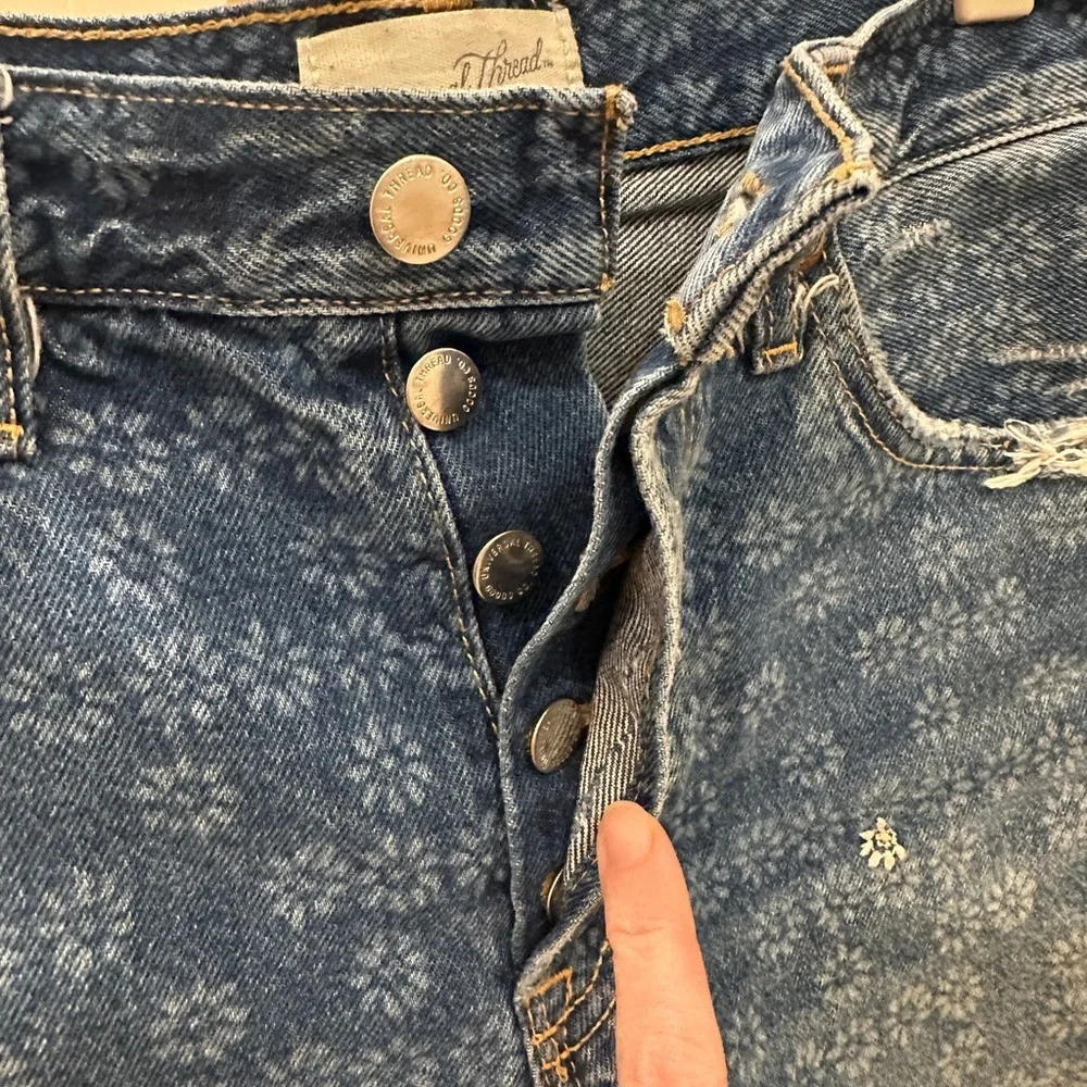 Universal Thread 90s Baggy Distressed Denim Shorts Women’s Size 2